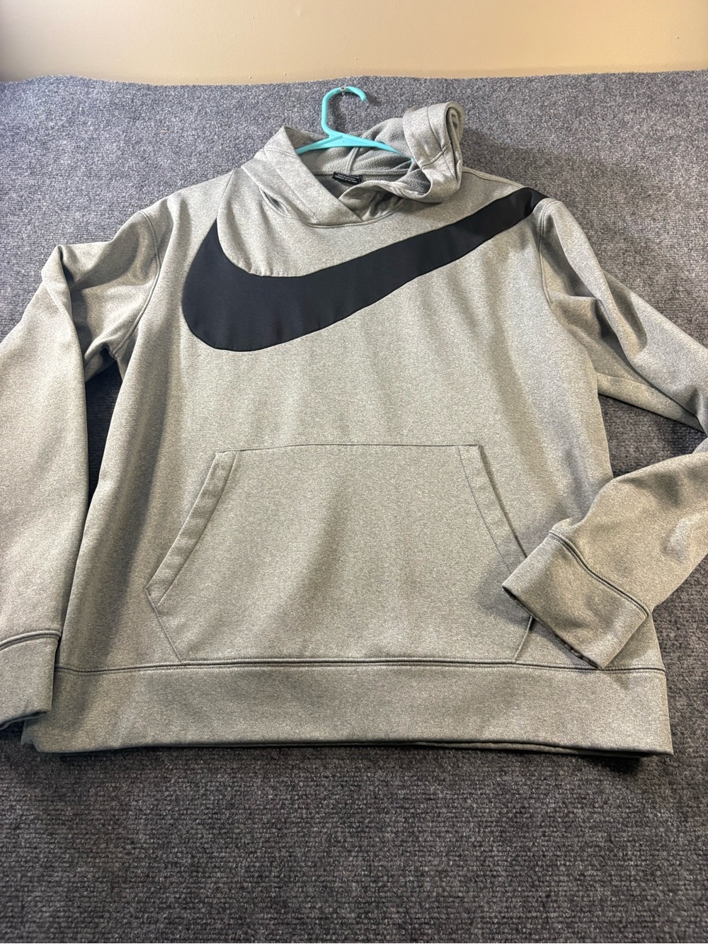 Nike Men's Gray Pullover Hoodie with Black Swoosh size Medium